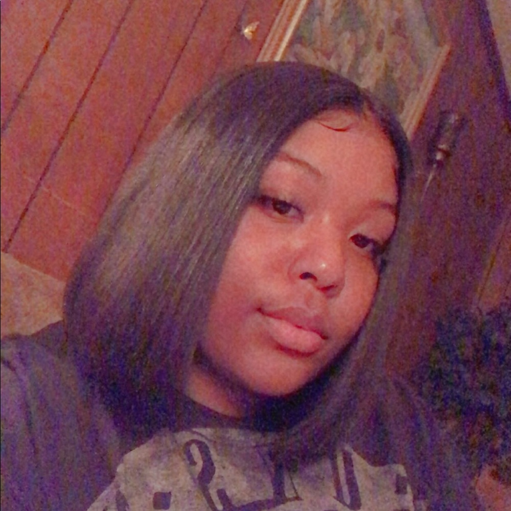 Meet your Posher, Janasia